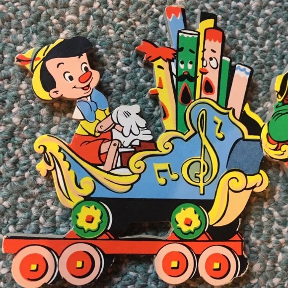 Vintage Nursery Decor DISNEY Wall Train Mickey - Picture 7 of 9